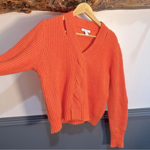 Nine West Salmon Colored Sweater with Cut Out Details size S - Picture 2 of 13